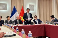 Mạng lưới chuyên gia năng lượng hạt nhân người Việt Nam ở nước ngoài (VietNuc) đã chính thức ra mắt tại trụ sở Đại sứ quán Việt Nam ở thủ đô Paris (Pháp). (Ảnh: Nguyễn Thu Hà/TTXVN)