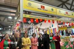 Gian hàng Việt Nam tại Hội chợ. (Ảnh: Dương Hoa/TTXVN)