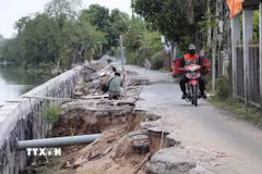 Tiền Giang: Sạt lở nghiêm trọng trên kênh Nguyễn Văn Tiếp của huyện Cái Bè