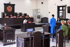 Quang cảnh buổi xét xử. (Ảnh: TTXVN phát)