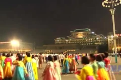 Triều Tiên: Múa tập thể và bắn pháo hoa kỷ niệm 77 năm Quốc khánh 