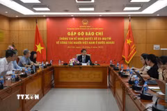 Toàn cảnh buổi gặp mặt báo chí, thông tin về Nghị quyết số 23-NQ/TW về công tác người Việt Nam ở nước ngoài. (Ảnh: Diệp Trương/TTXVN)