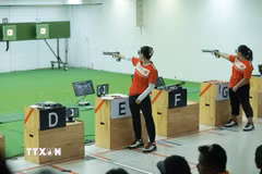 Vận động viên bắn súng. (Ảnh: Minh Quyết/TTXVN)
