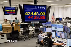 Bảng chỉ số chứng khoán tại Tokyo, Nhật Bản, ngày 13/8/2025. (Ảnh: Kyodo/TTXVN)