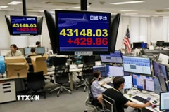 Bảng chỉ số chứng khoán tại Tokyo, Nhật Bản, ngày 13/8/2025. (Ảnh: Kyodo/TTXVN)