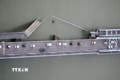 Cây cầu bị sập một phần sau động đất tại tỉnh Kumamoto, Nhật Bản ngày 28/7/2026. (Ảnh: Kyodo/TTXVN phát)