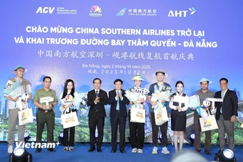 Đà Nẵng đón chuyến bay trực tiếp chở đoàn du khách đến từ Trung Quốc sau nhiều năm gián đoạn vào tháng 10/2025. (Ảnh: Thanh Phong/Vietnam+)