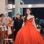 Ban Tổ chức Giải thưởng Cống hiến đánh giá Hòa Minzy là một trong những nghệ sỹ có sức lan tỏa tích cực, cống hiến bền bỉ và luôn nỗ lực làm mới bản thân trước công chúng nhất. (Ảnh: Minh Anh/Vietnam+)