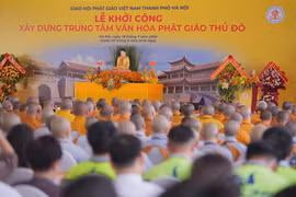 Chư tôn giáo phẩm cùng các đại biểu đã cử hành nghi thức khởi công xây dựng Trung tâm Văn hóa Phật giáo Thủ đô, đánh dấu cột mốc quan trọng trên hành trình kiến tạo một không gian văn hóa, giáo dục và tâm linh mang tầm vóc của Phật giáo Thăng Long-Hà Nội trong thời kỳ mới. (Ảnh: Phật Sự Online)