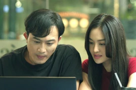 Sau vai diễn trong "Gió ngang khoảng trời xanh," Doãn Quốc Đam trở lại trong phim "Tường lửa Tràng An." (Ảnh: Đài Hà Nội)