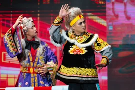 Chương trình vẫn có bóng dáng của ""Gặp nhau cuối năm: Táo Quân" nhưng các nhân vật đề cập đến các vấn đề nóng trong xã hội bằng hình thức mới. (Ảnh: VTV)