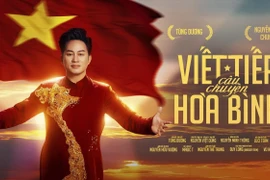Tùng Dương 'hóa' chiến sỹ Vệ quốc quân, hát ‘Viết tiếp câu chuyện hòa bình’