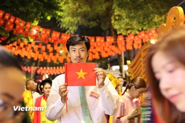 Rapper Đen tham gia diễu hành trong Lễ kỷ niệm A80. Vừa qua, Đen cũng là một trong những người nổi tiếng tham dự Hội nghị KOL do Cục Phát thanh, truyền hình và thông tin điện tử (Bộ Văn hóa, Thể thao và Du lịch) tổ chức. (Ảnh: Mai Anh/Vietnam+)