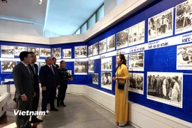 Trưng bày mang đến cơ hội cho công chúng, đặc biệt là thế hệ trẻ, hiểu sâu hơn về hành trình của Chủ tịch Hồ Chí Minh và di sản Người để lại trong nền ngoại giao Việt Nam. (Ảnh: Minh Thu/Vietnam+)