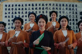 Hòa Minzy và êkip đã đưa rất nhiều di sản văn hóa của Bắc Ninh vào trong sản phẩm âm nhạc mới. (Ảnh chụp màn hình)