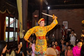 Mở kho 'khăn chầu áo ngự,' lan tỏa nét đẹp của tín ngưỡng thờ Mẫu 