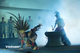 Âm nhạc truyền thống hòa cùng nghệ thuật thị giác tạo nên 'Khoảnh khắc vĩnh cửu’