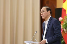 Thứ trưởng Bộ Nông nghiệp và Môi trường Phùng Đức Tiến cung cấp thông tin về tình hình an sinh-xã hội. (Ảnh: VGP)