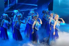 Chương trình gồm các tiết mục nghệ thuật truyền thống Việt Nam-Trung Quốc. (Ảnh: CTV/Vietnam+)