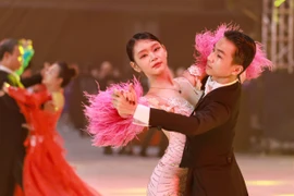 Chương trình gây ấn tượng không chỉ bởi quy mô mà còn bởi ngôn ngữ hình thể tinh tế, giàu cảm xúc. (Ảnh: PV/Vietnam+)