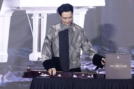 Sau nhiều chặng đường khó khăn và chuyển mình, cái tên SOOBIN trở thành thương hiệu vững chắc trên thị trường âm nhạc Việt Nam, là hình tượng hướng đến của thế hệ nghệ sỹ mới. (Ảnh: PV/Vietnam+)