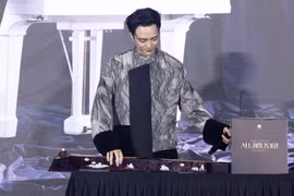 Sau nhiều chặng đường khó khăn và chuyển mình, cái tên SOOBIN trở thành thương hiệu vững chắc trên thị trường âm nhạc Việt Nam, là hình tượng hướng đến của thế hệ nghệ sỹ mới. (Ảnh: PV/Vietnam+)