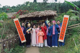 Bầu không khí đón Tết cổ truyền tràn ngập trong tập cuối "Gia đình Haha." (Ảnh: NSX)