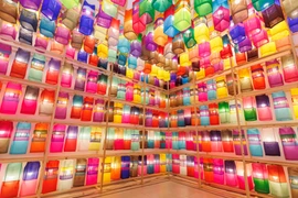 Triển lãm Đèn lụa Jinju hứa hẹn trở thành điểm check-in mới của giới trẻ và khách tham quan tại Thủ đô. (Ảnh: TTVHHQ)