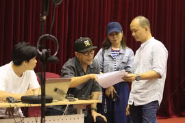 Nhạc sỹ Huy Tuấn và đạo diễn Lại Bắc Hải Đăng tham gia dàn dựng chương trình. (Ảnh: VTV)