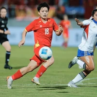 Đội tuyển Nữ Việt Nam để thua Philippines trong trận chung kết Bóng đá Nữ SEA Games 33. (Ảnh: TTXVN)