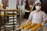 Hà Nội: Lò bánh Trung Thu truyền thống tất bật sản xuất phục vụ khách hàng 