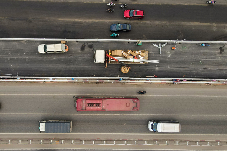 Phần cầu vượt Mai Dịch cũ sẽ được sử dụng để khai thác chạy nối tuyến cao tốc trên cao. (Ảnh: PV/Vietnam+)