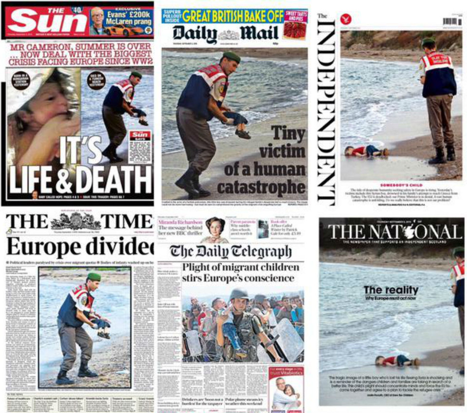 Báo chí Anh ngày 3/9 đã đồng loạt đăng lên trang nhất tấm hình gây chấn động cả thế giới, với cảnh xác một em bé 3 tuổi người Syria trôi dạt vào bãi biển ở Thổ Nhĩ Kỳ khi gia đình em tìm đường vượt biển sang châu Âu tìm một cuộc sống tốt đẹp hơn (Nguồn: Independent)