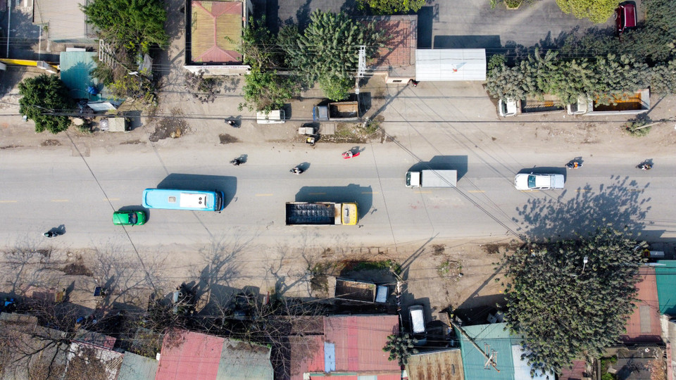 Khi dự án mở rộng đường hoàn thiện trong tương lai sẽ góp phần giảm tải áp lực giao thông tại khu vực này. (Ảnh: PV/Vietnam+)