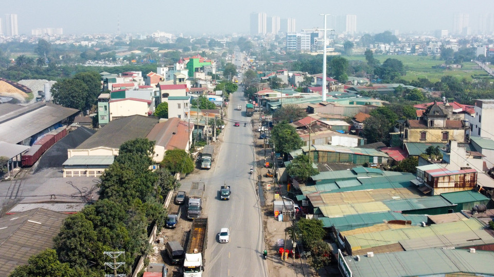 Đường 70 đoạn Hà Đông - nút giao Tứ Hiệp dài khoảng 6 kilômét chạy dọc theo các khu dân cư đông đúc. Tuyến đường này có vai trò quan trọng trong việc phát triển kinh tế - xã hội khu vực phía Nam của Thành phố Hà Nội. (Ảnh: PV/Vietnam+)