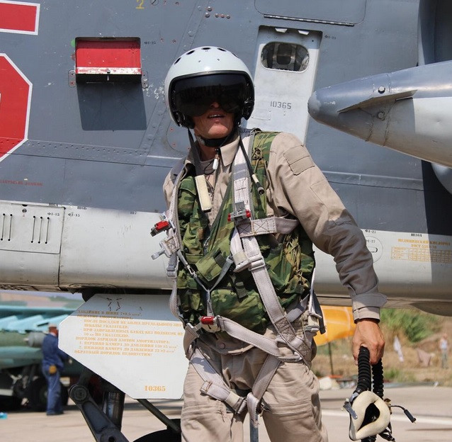 Trước đó, Người phát ngôn Bộ Quốc phòng Nga Igor Konashenkov thông báo: “Trong vòng 24 giờ qua, các máy bay chiến đấu Sukhoi Su-34 và Su-24M đã thực hiện 20 vụ không kích vào 9 địa điểm của IS.”