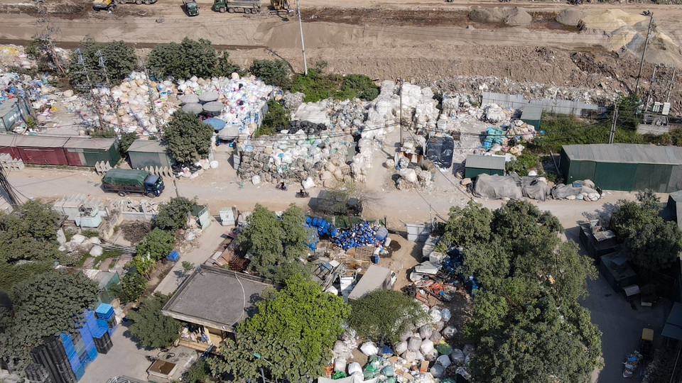 Nhưng nhiều năm qua, tình trạng ô nhiễm môi trường ở đây chưa được cải thiện mà ngày càng trầm trọng hơn. (Ảnh: Hoài Nam/Vietnam+)