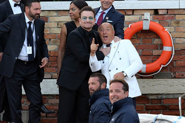 Thủ lĩnh nhóm nhạc U2 Bono