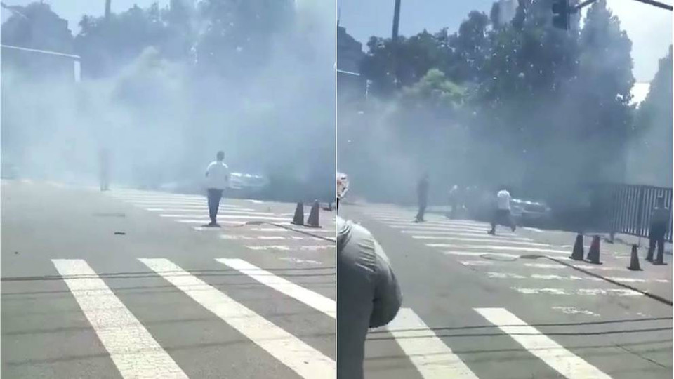 Nhân viên các Đại sứ quán Ấn Độ và Hàn Quốc, gần Đại sứ quán Mỹ, cho hay họ không nhận thấy có bất cứ vụ việc bất thường nào và đang làm việc như bình thường.