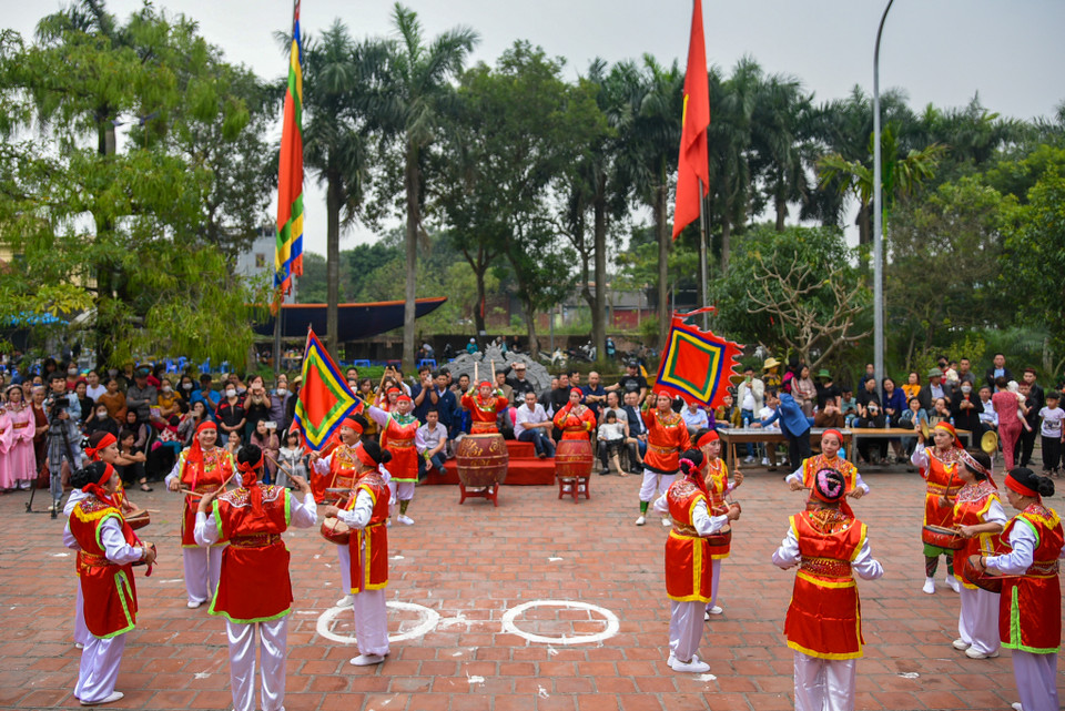 Lễ hội được tổ chức nhằm tưởng nhớ và suy tôn nữ danh tướng Lê Hoa- vị nữ anh hùng sau khi phò tá Hai Bà Trưng thắng trận đã trở về quê nhà mở hội đua tài canh nông và kén rể. (Ảnh: PV/Vietnam+)
