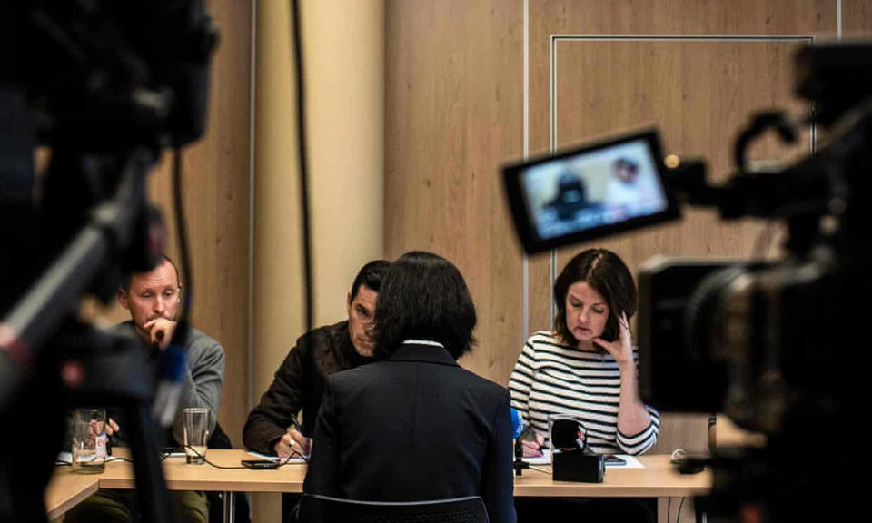 Vợ ông Mạnh là bà Grace đã thông báo với cảnh sát Pháp ở thành phố Lyon, nơi đặt trụ sở Interpol, về sự mất tích của chồng bà khi trở về thăm quê.