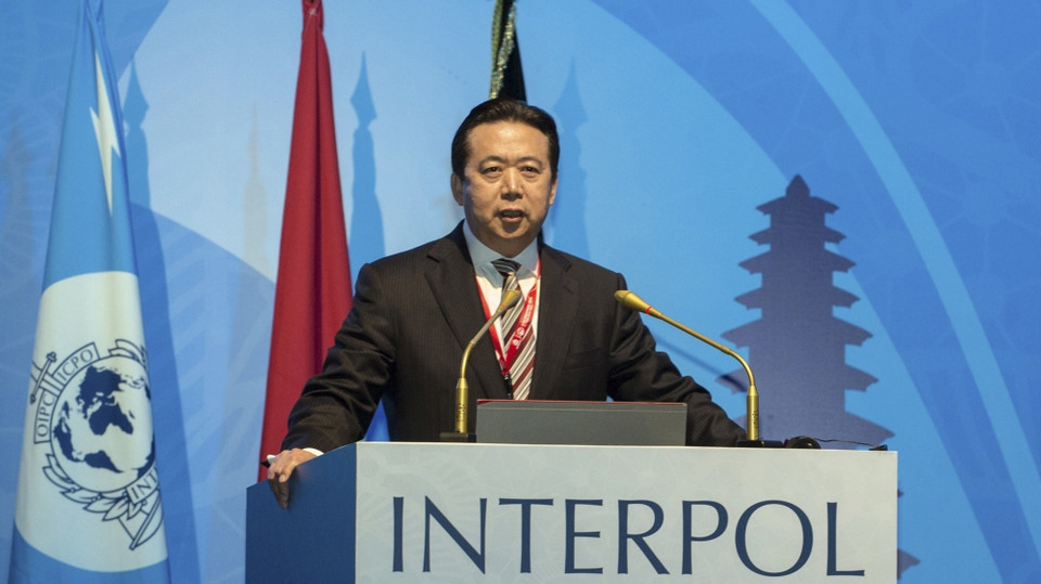 Trước đó, Ủy ban Giám sát Quốc gia của Đảng Cộng sản Trung Quốc đã lên tiếng xác nhận ông Mạnh bị tạm giữ để điều tra vì 'tình nghi vi phạm pháp luật.'