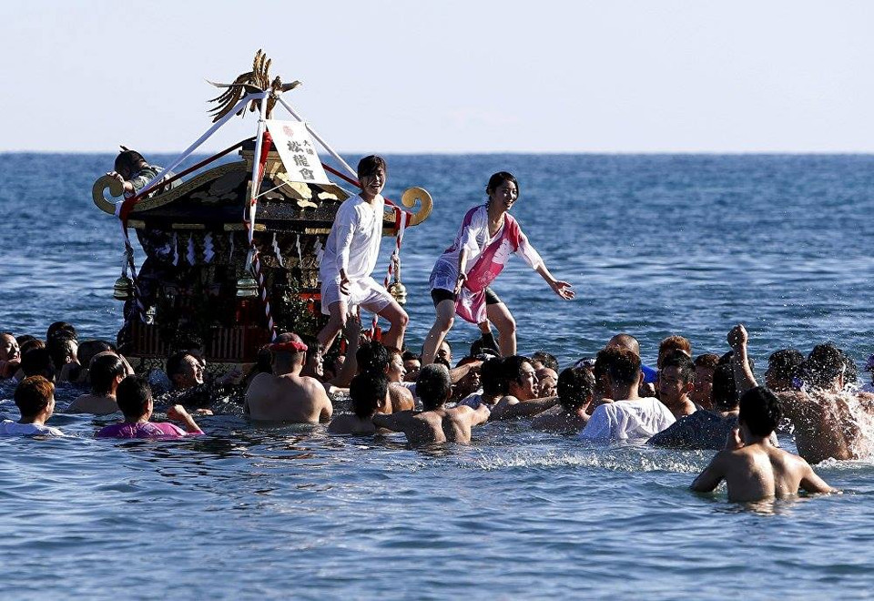 Hoạt động đón Năm mới tại Oiso, Nhật Bản