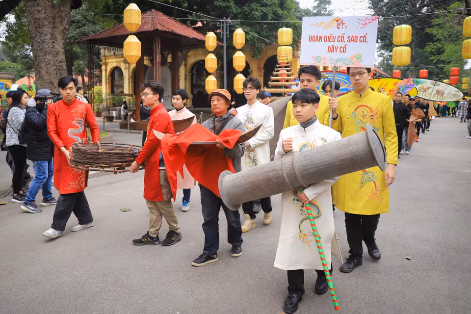 Con diều có chiều dài 1m, được làm hoàn toàn bằng tre, giấy; sáo và dây diều cũng được làm bằng tre. (Ảnh: Hoài Nam/Vietnam+)