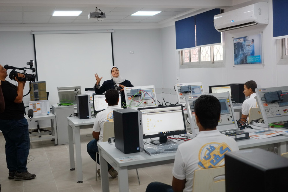 Tính kỷ luật, sự nghiêm túc trong học tập được đề cao tại ngôi trường này.