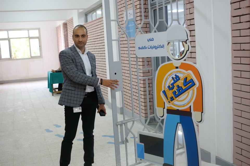 Giám đốc Đào tạo của trường, ông Ahmed El Saadany chia sẻ triết lý đào tạo của trường là nâng cao năng lực giảng dạy, quản lý để đảm bảo tính bền vững trong nỗ lực hiện đại hóa đất nước Ai Cập.