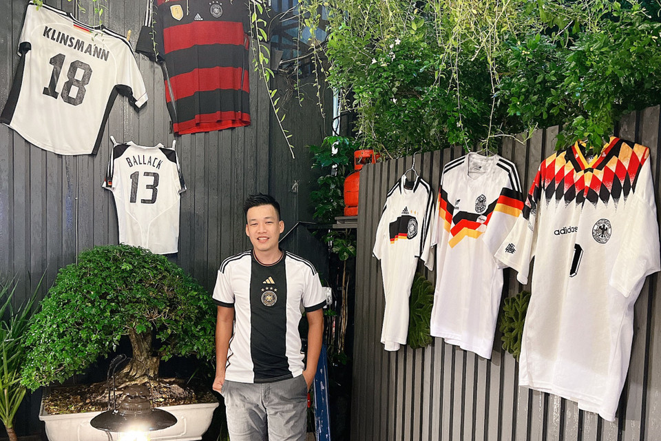 Cổ động viên từ Đà Nẵng đã di chuyển vào quận 1, Thành phố Hồ Chí Minh để cổ vũ cho ‘cỗ xe tăng’ trong trận đấu ngày hôm nay. (Ảnh: PV/Vietnam+)