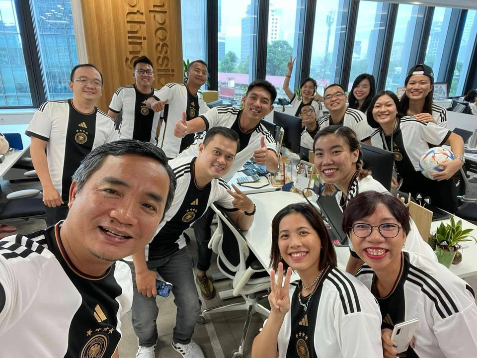 Chưa biết tuyển Đức sẽ thi đấu thế nào và có thể đi xa đến đâu nhưng Hội cổ động viên của Đức ở Việt Nam mùa nào cũng là quán quân. (Ảnh: Hung Phan)