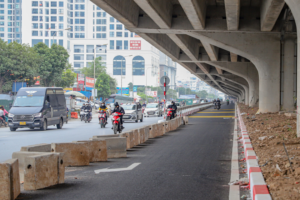 Khi các hạng mục trong làn mở rộng hoàn thiện sẽ chính thức thông xe trong thời gian tới. (Ảnh: Hoài Nam/Vietnam+)