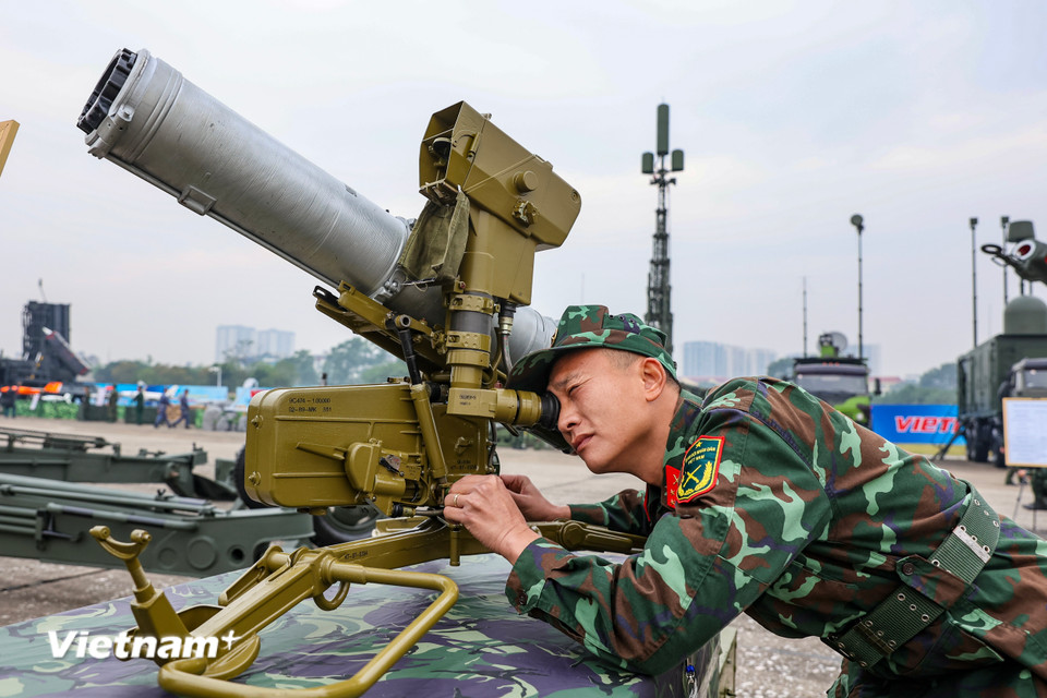 Tên lửa chống tăng có tầm bắn từ 70 - 2.500 mét. (Ảnh: Hoài Nam/Vietnam+)